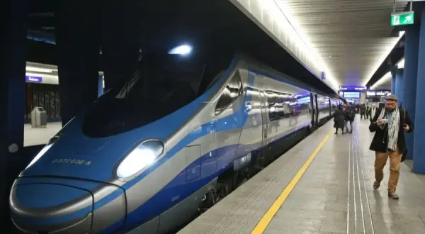 Szczecin-Warszawa: 560 km. Jak szybko i tanio dojechać do stolicy?