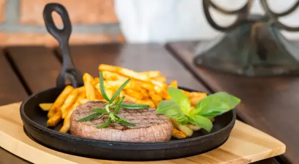 Kudowa-Zdrój: Gdzie zjeść? Odkryj najlepsze restauracje i smaki