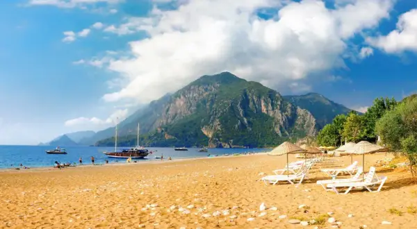 Kemer: Atrakcje, plaże, wycieczki Twój przewodnik po Riwierze!