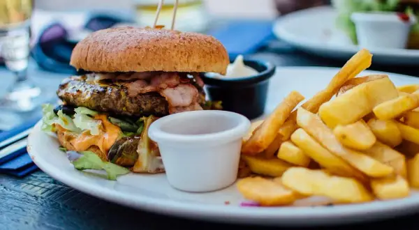 Zielona Góra: Gdzie zjeść? Przewodnik po najlepszych restauracjach!