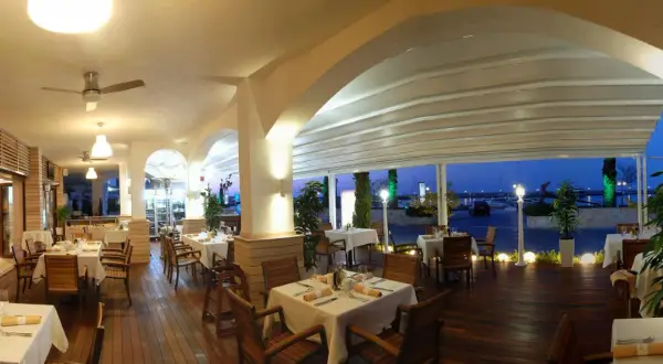 Gdzie zjeść w Sveti Vlas? Najlepsze restauracje i smaki!